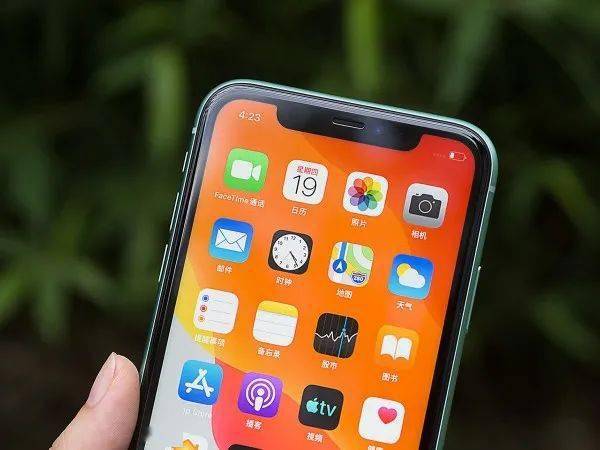 iPhone 16自燃引发技术与质量挑战热议