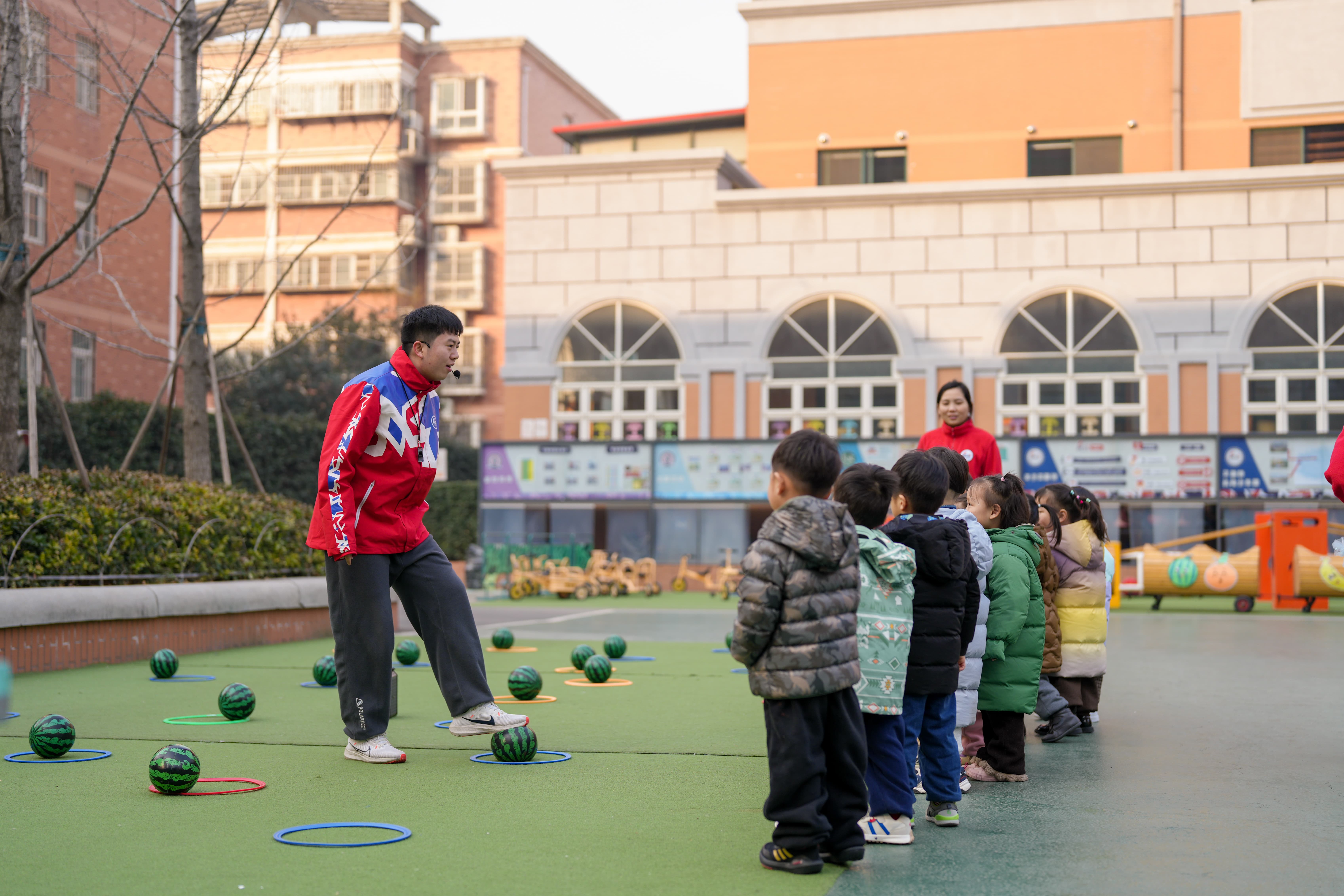 儿童户外活动增多，运动能力大幅提升，孩子们活力四溢的成长瞬间